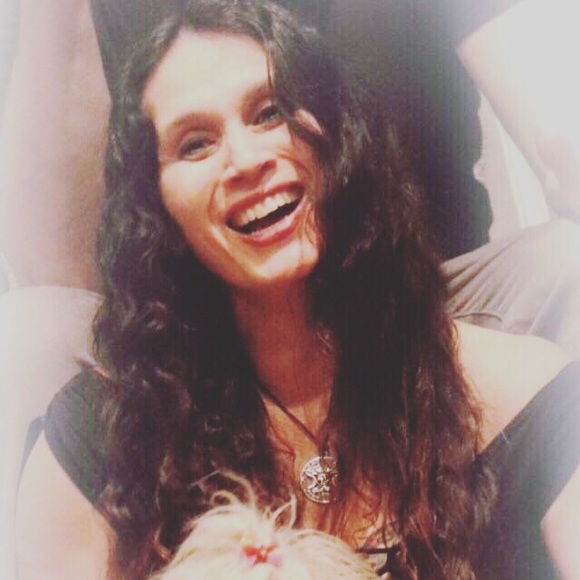 Meet your Posher, Suzanne - Picture 2 of 3